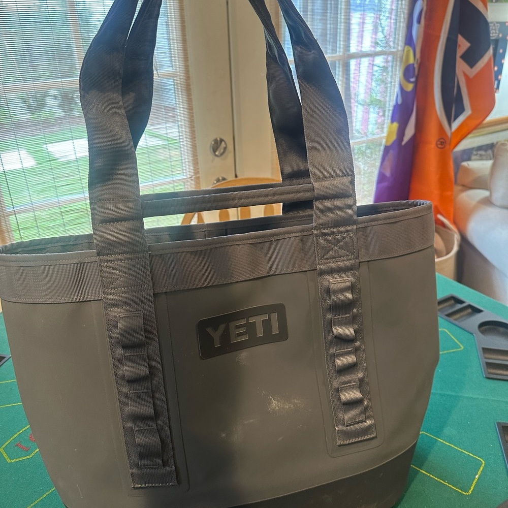 YETI Charcoal Carryall Tote- Camino 35